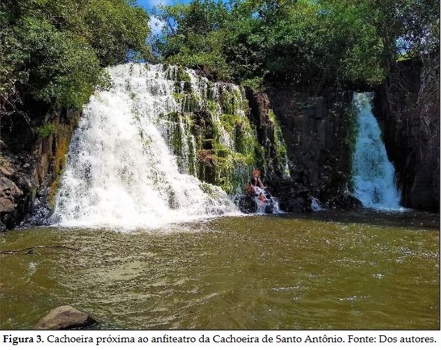 Cachoeira Santo Antônio; Rio Jarí, municípios de Laranjal do Jarí-AP